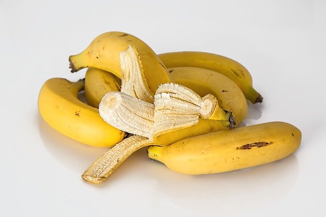 pascale-massart-dieteticienne-conseille-en-produit-medecine-douce-soissons-urcel-coucy-domicile-aisne-photo-bananas.jpg