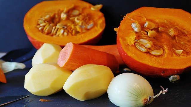 pascale-massart-dieteticienne-conseille-en-produit-medecine-douce-soissons-urcel-coucy-domicile-aisne-photo-citrouille-carotte-pomme-de-terre-oignon.jpg