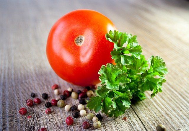 pascale-massart-dieteticienne-conseille-en-produit-medecine-douce-soissons-urcel-coucy-domicile-aisne-photo-article-blog-tomate-persil.jpg